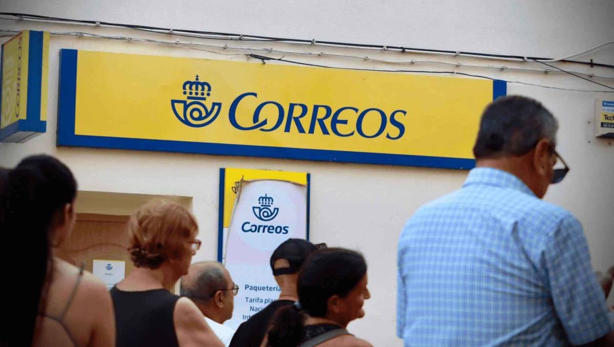 Correos da marcha atrás en Puerto Real: no cerrará la oficina del Río San Pedro tras las protestas vecinales