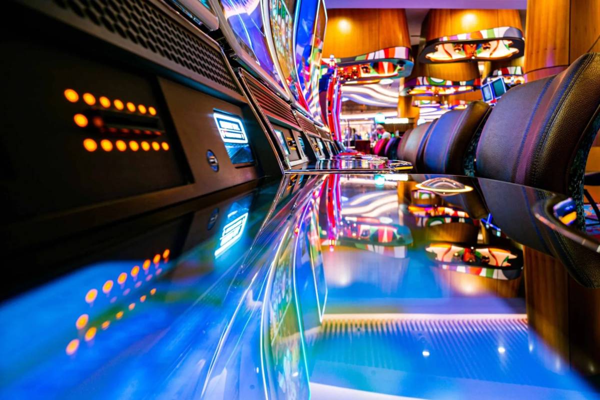 Un salón de juegos convertido en punto de venta de cocaína en Cádiz: el 'almacén' estaba en los baños