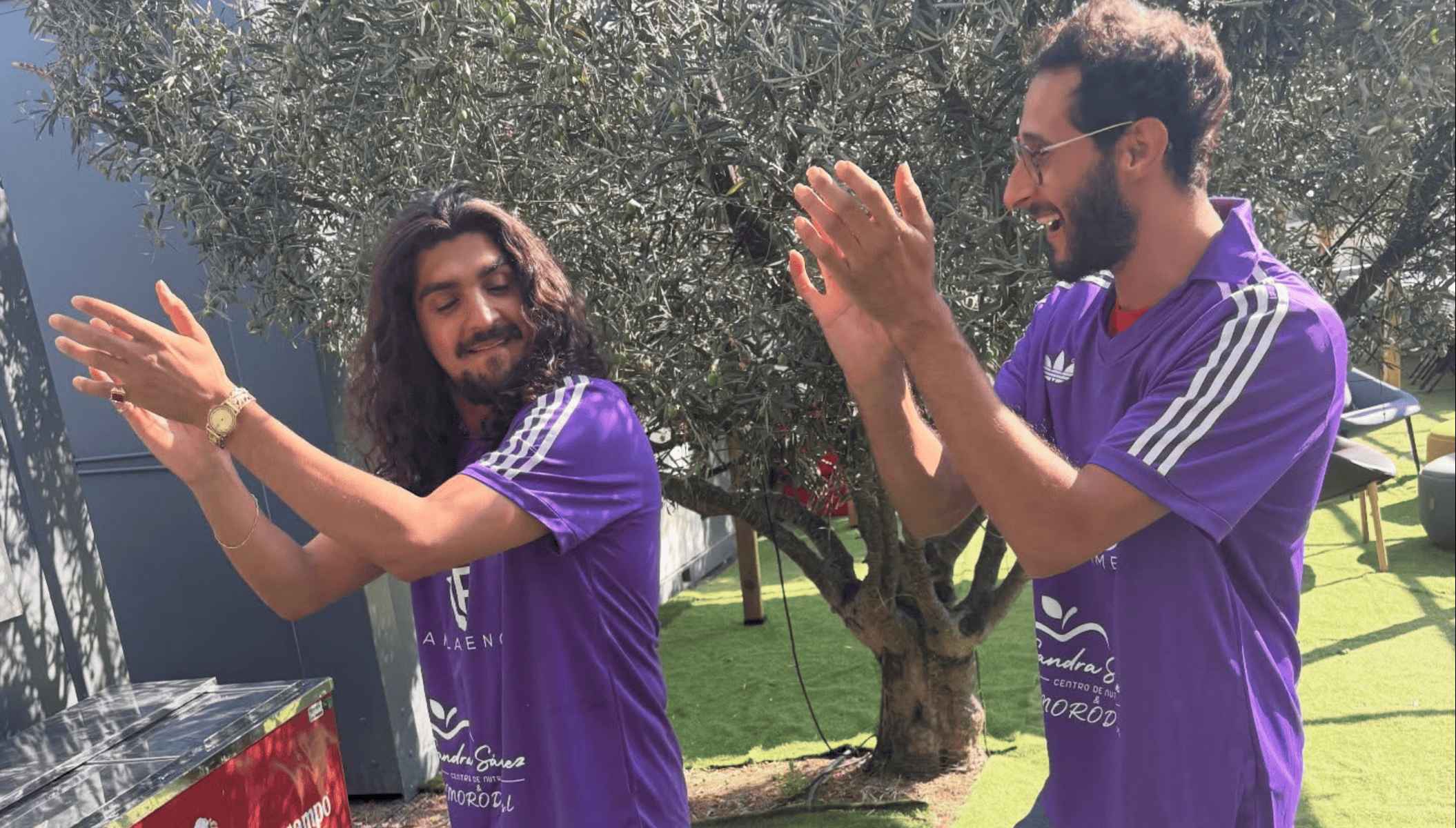 Mucho arte en la presentación de las camisetas del San Benito CF.