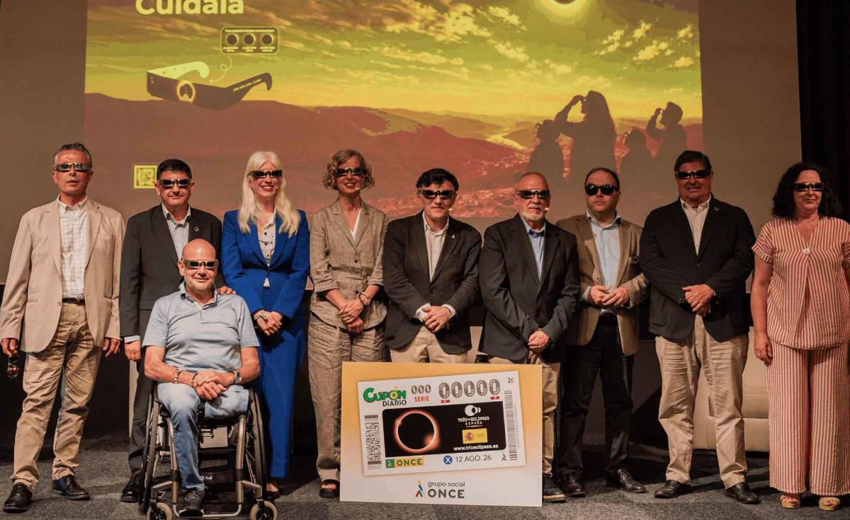 La ONCE y el Gobierno repartirán dos millones de gafas gratis para ver el eclipse solar: así puedes conseguirlas
