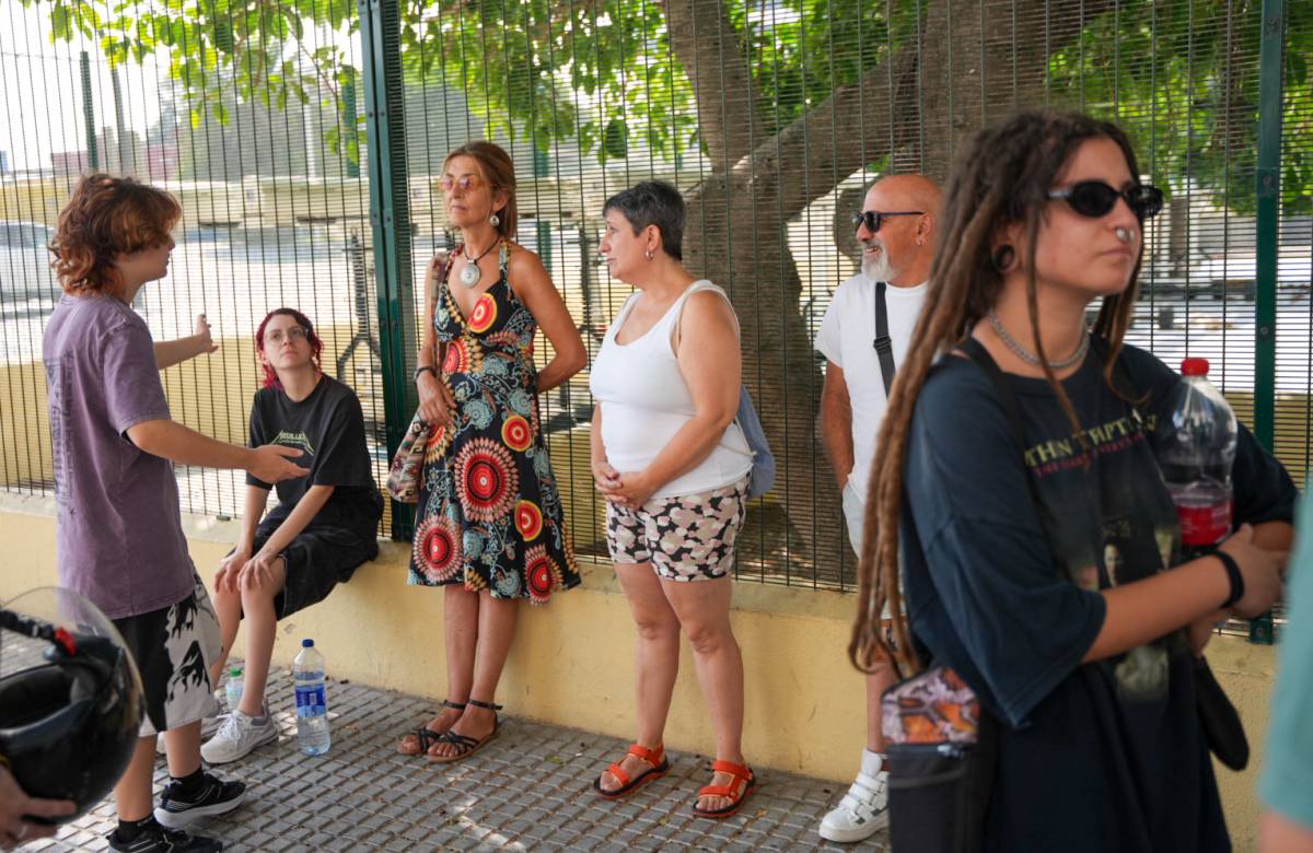 Fani y Alex, afiliados al Sindicato de Inquilinas e Inquilinos de Cádiz - José María Reyna Fani y Alex, afiliados al Sindicato de Inquilinas e Inquilinos de Cádiz