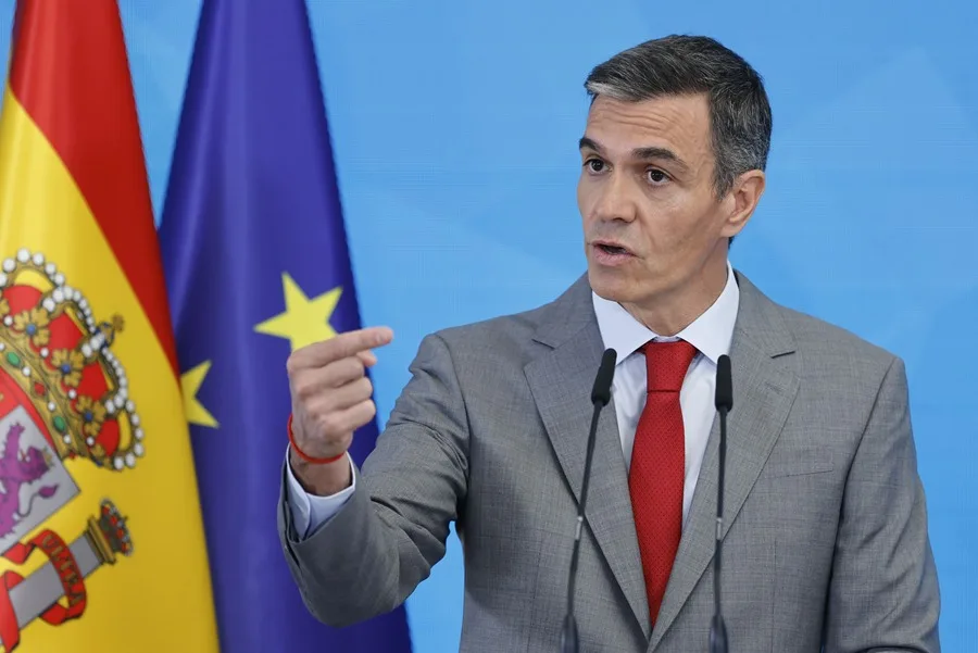 Sánchez cierra el curso político y se va de vacaciones dejando pistas de un posible adelanto electoral