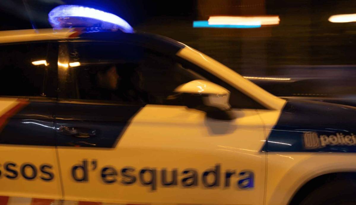 Un vigilante de seguridad huye en un coche tras asesinar a su mujer delante de sus dos hijos menores