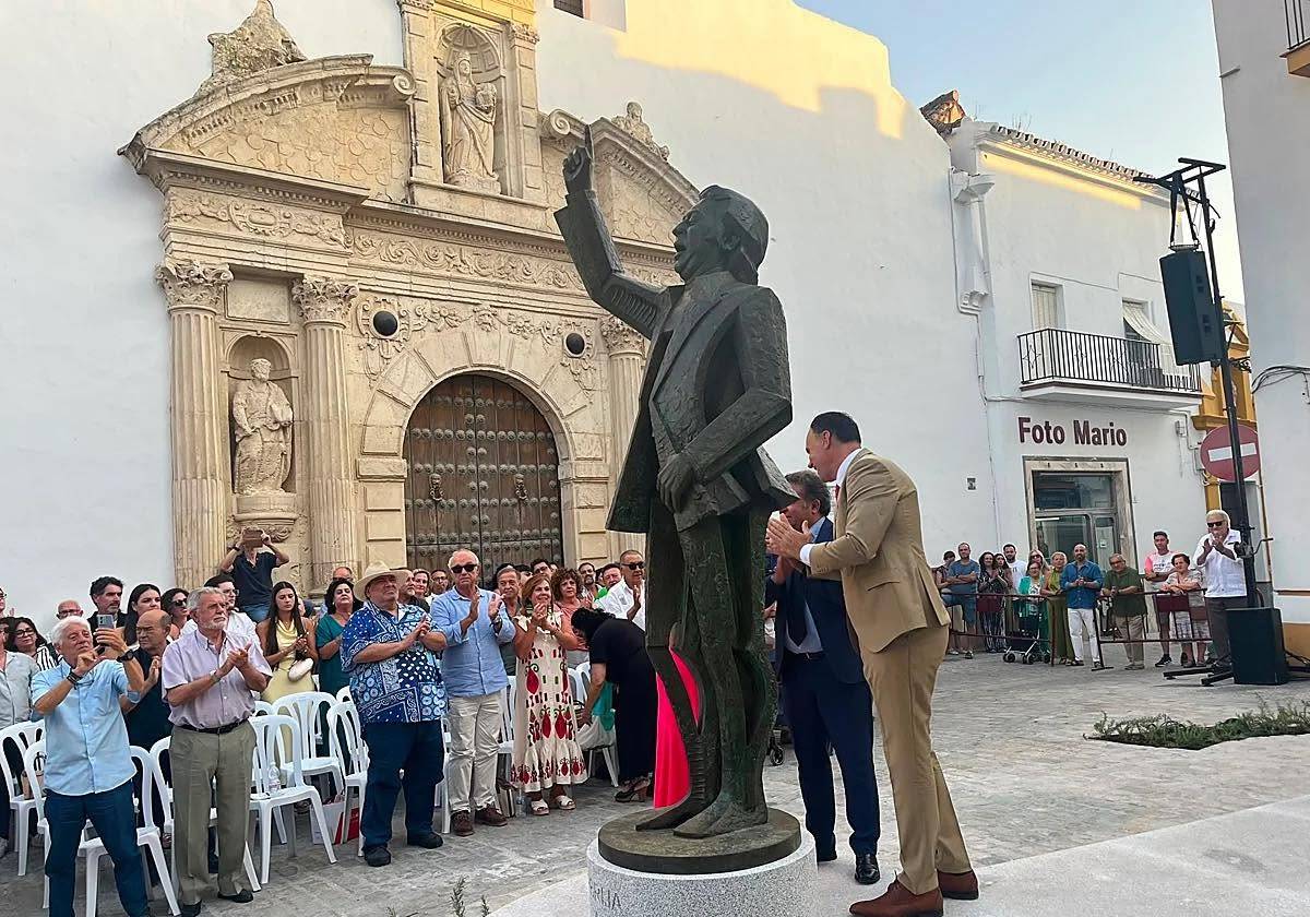 El monumento a Juan Peña se ubica en un lugar preferente de su patria chica. - El monumento a Juan Peña se ubica en un lugar preferente de su patria chica.