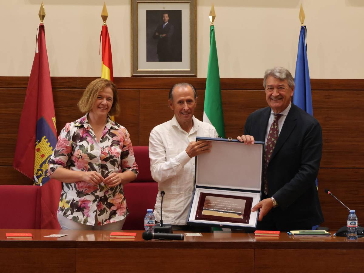 El Consejo Regulador del jerez rinde homenaje a Chiclana con motivo del 150 aniversario del título de Ciudad