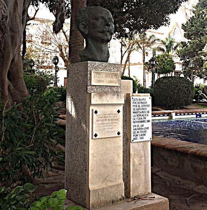 Monumento a José Martí, visión angular derecha. - Monumento a José Martí, visión angular derecha.
