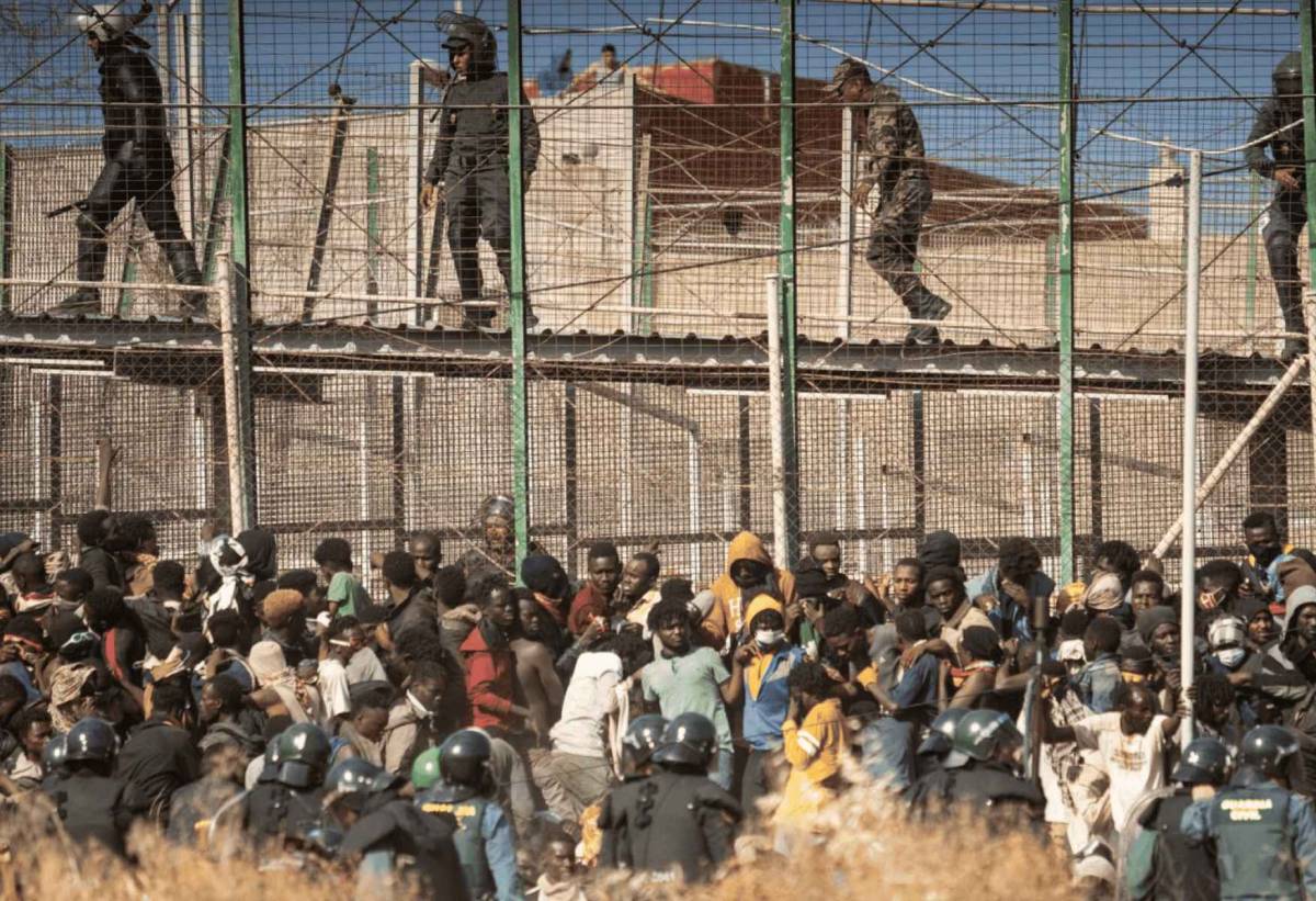 España cierra la frontera de Melilla con Marruecos tras un intento de entrada masiva