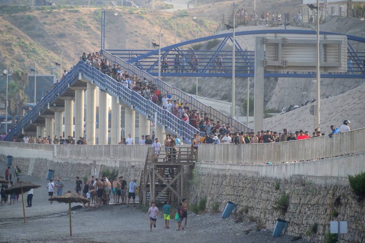 Europa empieza a 'dar la espalda' a España por la crisis de Ceuta: Francia refuerza su frontera e Italia y Finlandia piden cerrar Schengen