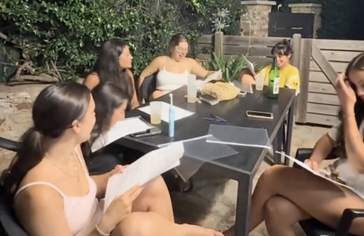 El 'contrato' viral de un grupo de amigas antes de irse de viaje que triunfa en redes sociales. - 