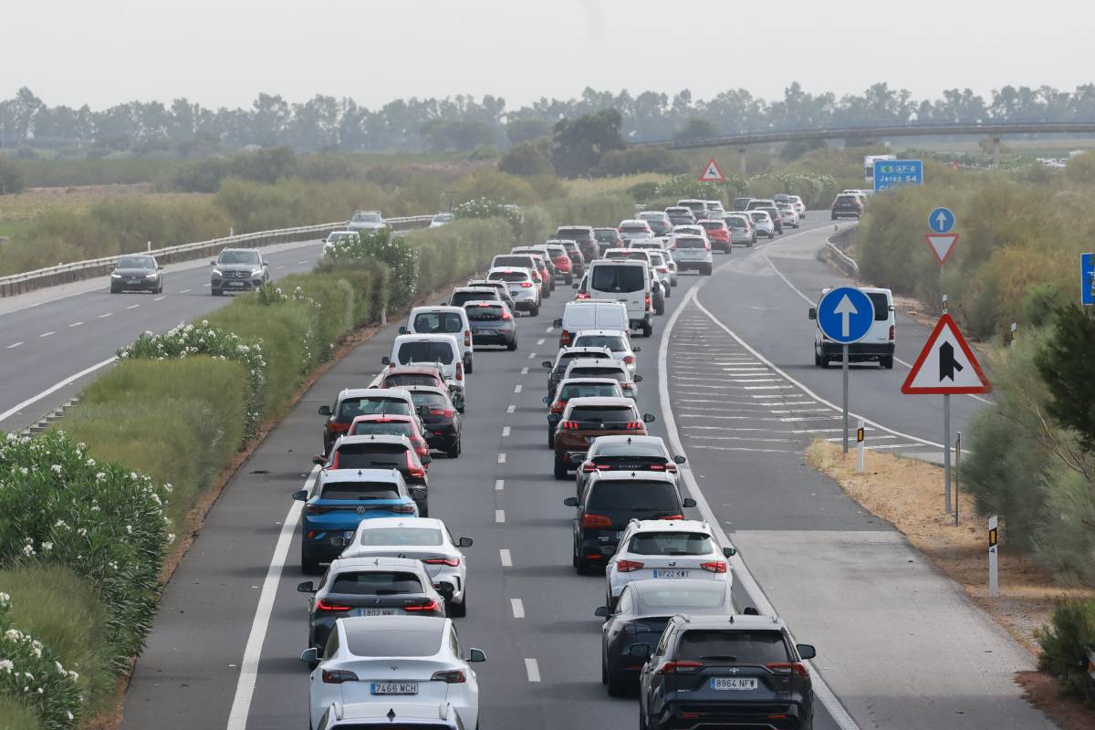 Casi 150.000 desplazamientos este fin de semana en Cádiz: la cruz de la AP-4, alternativas a Tres Caminos y las horas que conviene evitar