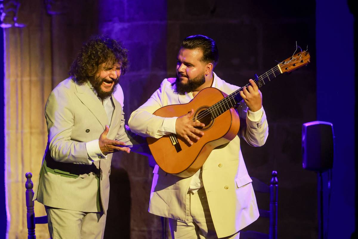 Galería de fotos | Antonio Reyes, José Valencia y Cantarote abren el primer Viernes Flamenco de Jerez en Los Claustros