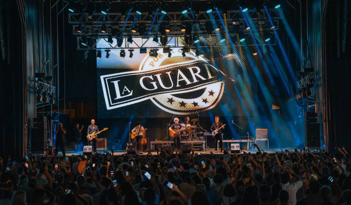 Una noche de himnos y rock en Jerez: La Guardia, Javier Ojeda y La Frontera desatan la nostalgia en el Tío Pepe Festival