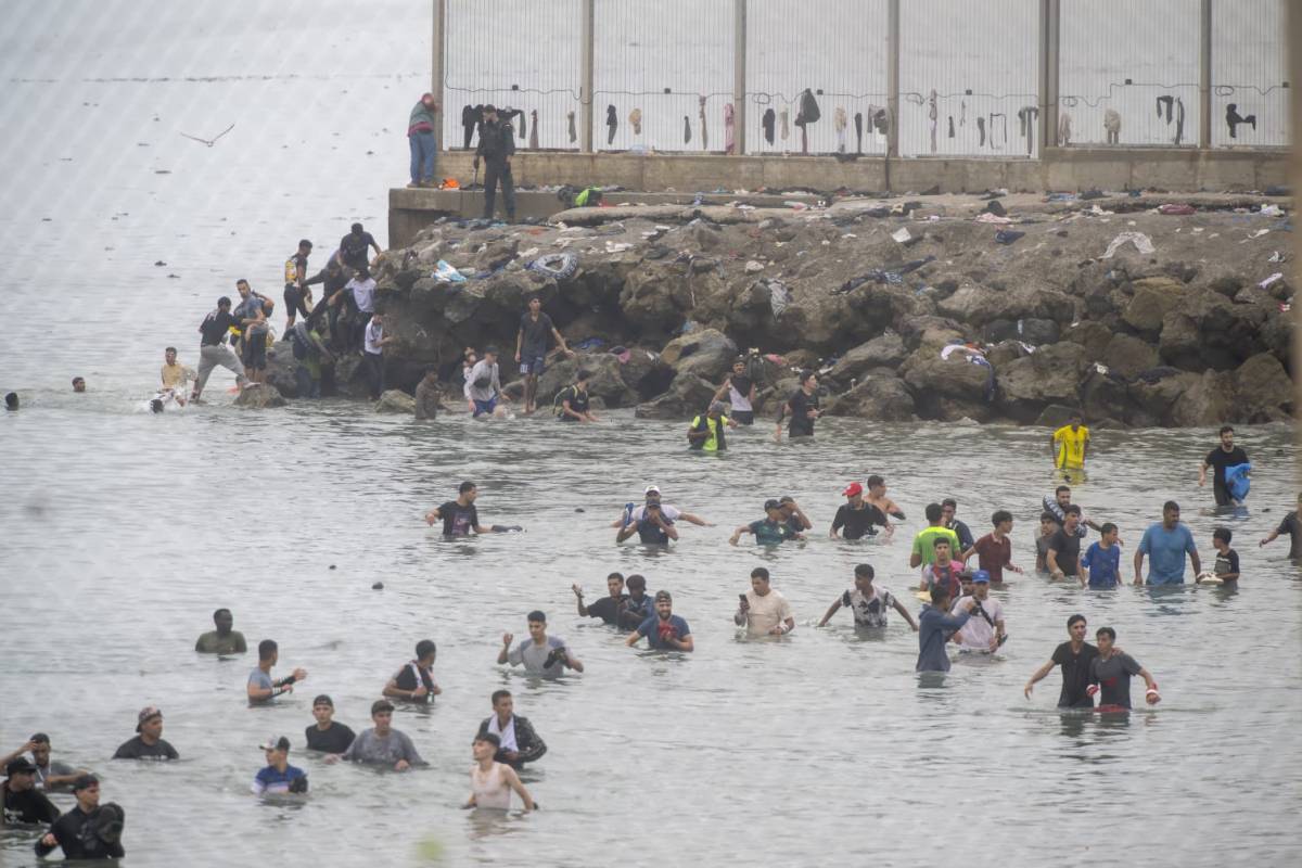 De fingir ser menor a las falsas ayudas: los bulos para cruzar hacia Ceuta y una posible convocatoria en septiembre