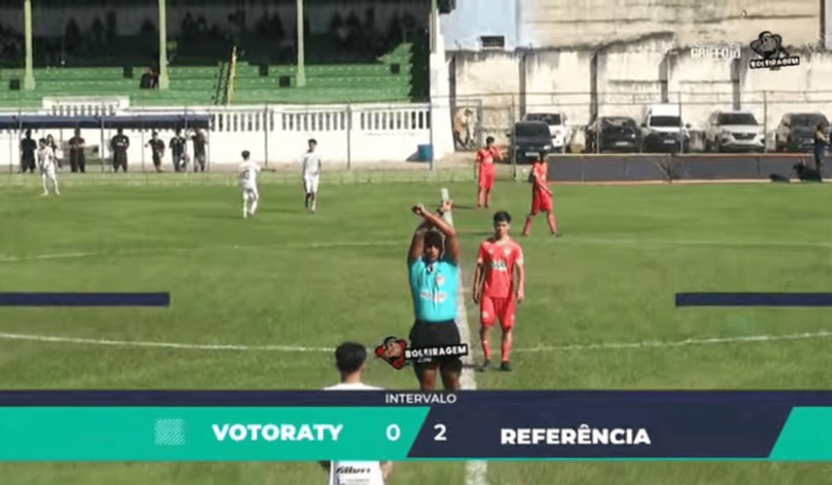 Un árbitro rompe a llorar tras sufrir racismo en un partido sub-15: "Llegué a agradecerle a Dios no tener un hijo"