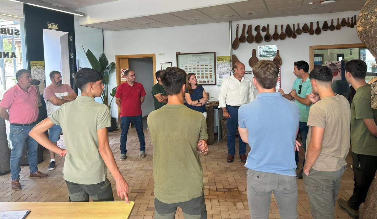 Ocho jóvenes se forman como corcheros en la provincia de Cádiz - Ocho jóvenes se forman como corcheros en la provincia de Cádiz