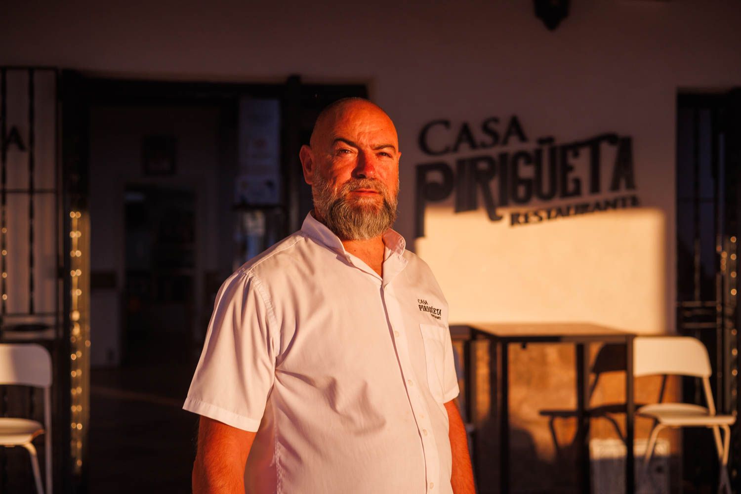 Secundino García, al frente de Casa Pirigüeta en Bajo de Guía en Sanlúcar. 