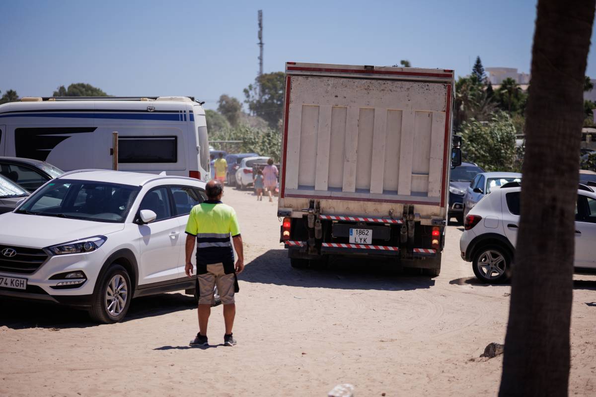 LAS TRES PIEDRAS APARCAMIENTOS VECINOS