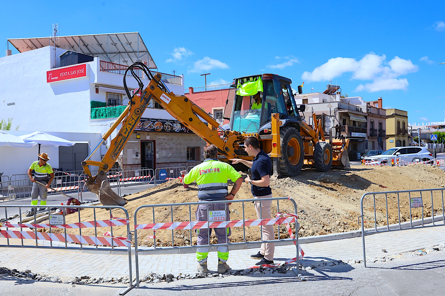 Las obras de la glorieta de San José Obrero contemplan también intervenciones de rebajes en el acerado y el reasfaltado del entorno