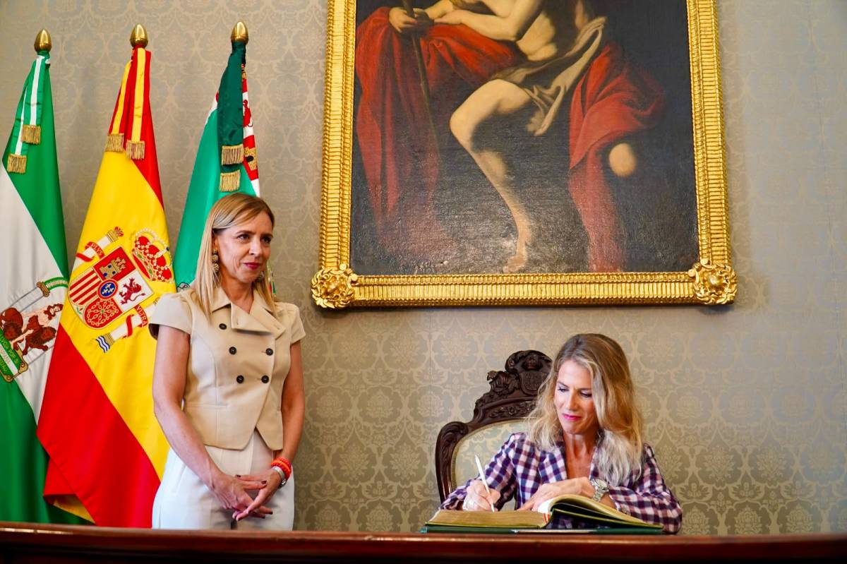 Cádiz, primera parada de Ana Mestre como presidenta del Parlamento: "Nos debemos a los ciudadanos, no lo podemos perder de vista"