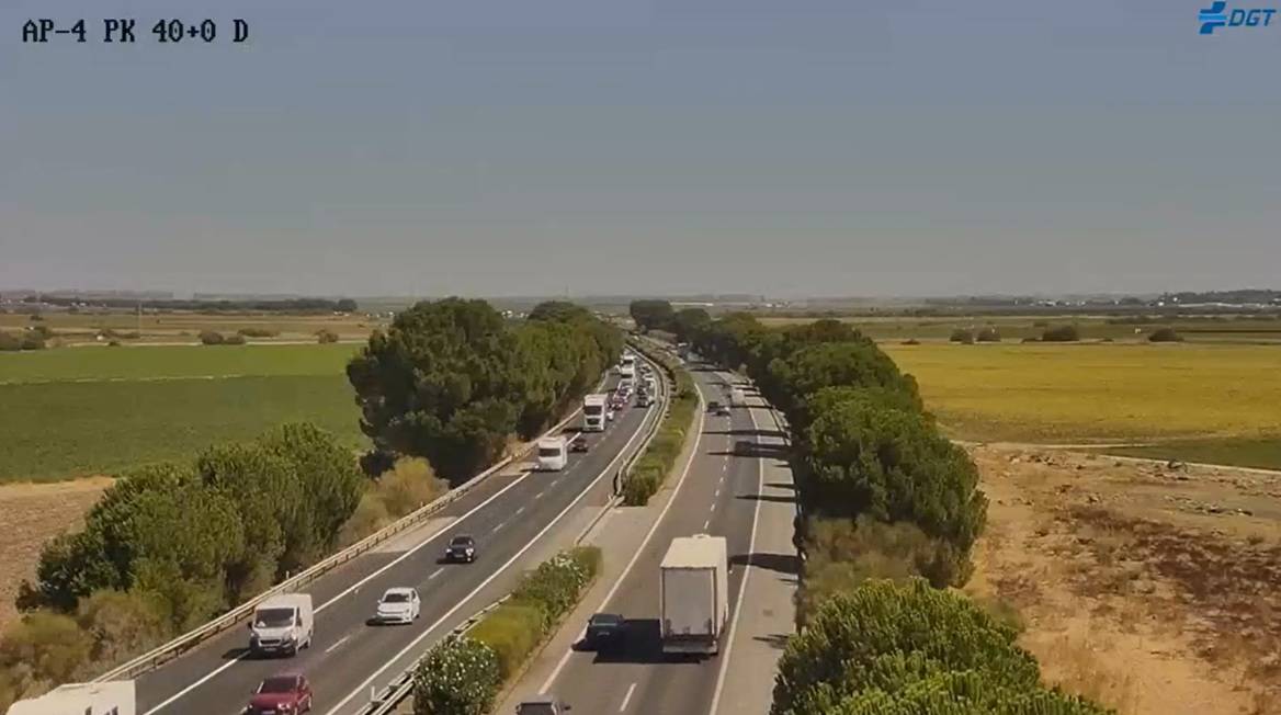 Nuevo 'caos' para llegar a Cádiz por la AP-4: un accidente en Las Cabezas obliga a cerrar un carril