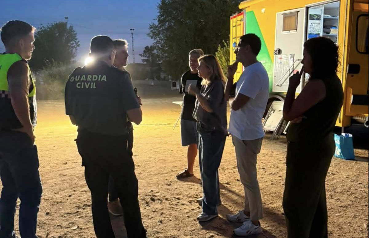 Más de 100 efectivos del Infoca trabajan en Niebla (Huelva), con dos aldeas desalojadas por un incendio en fase de emergencia