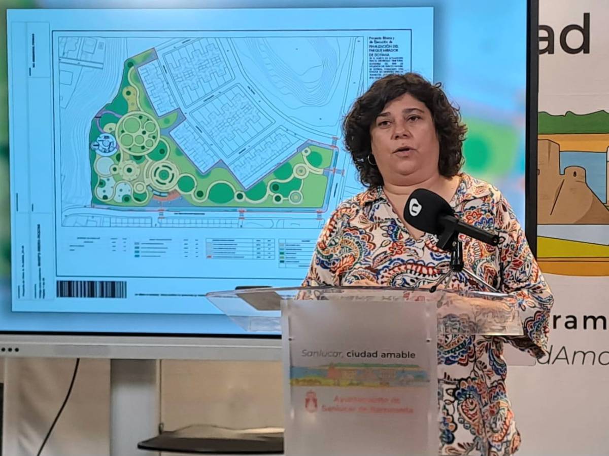 Presentación del proyecto a manos de la alcaldesa, Carmen Álvarez. - Presentación del proyecto a manos de la alcaldesa, Carmen Álvarez.