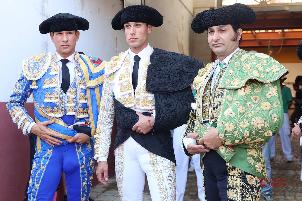 Las imágenes de la tarde en la que el portuense Crespo salió por la Puerta Grande ante los ojos de Morante
