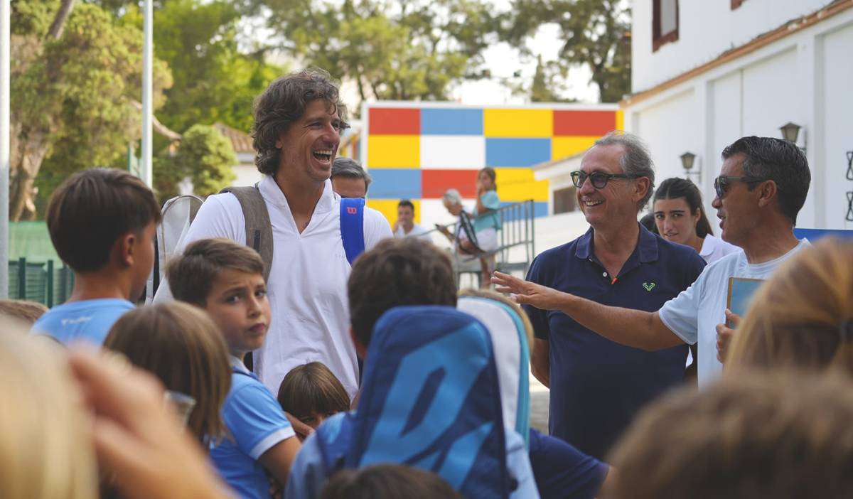 Feliciano López, entrenador por un día de las jóvenes promesas del tenis en el I Foro del Deporte en Verano en Jerez