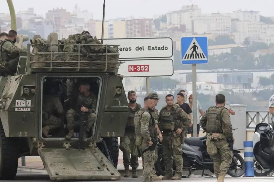 Ceuta cancela todos los permisos militares desde el jueves ante la previsión de una nueva entrada masiva el día 15