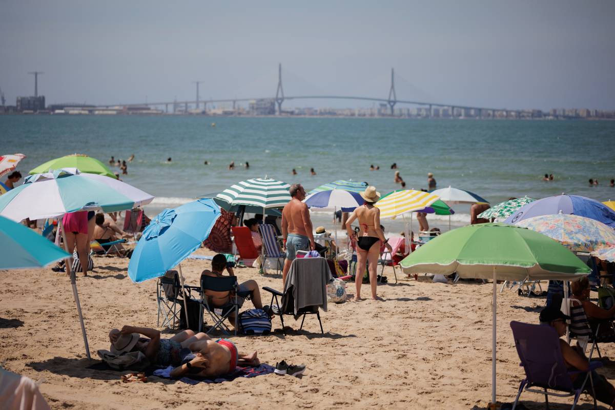 La playa de Valdelagrana, donde media Andalucía prefiere pasar sus vacaciones.