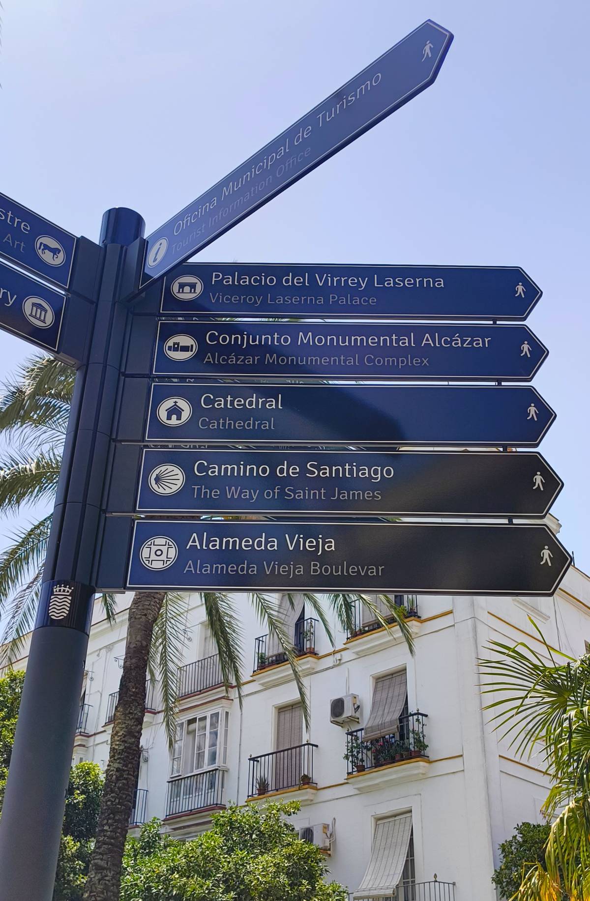 La nueva imagen de las señales en Jerez. - La nueva imagen de las señales en Jerez.