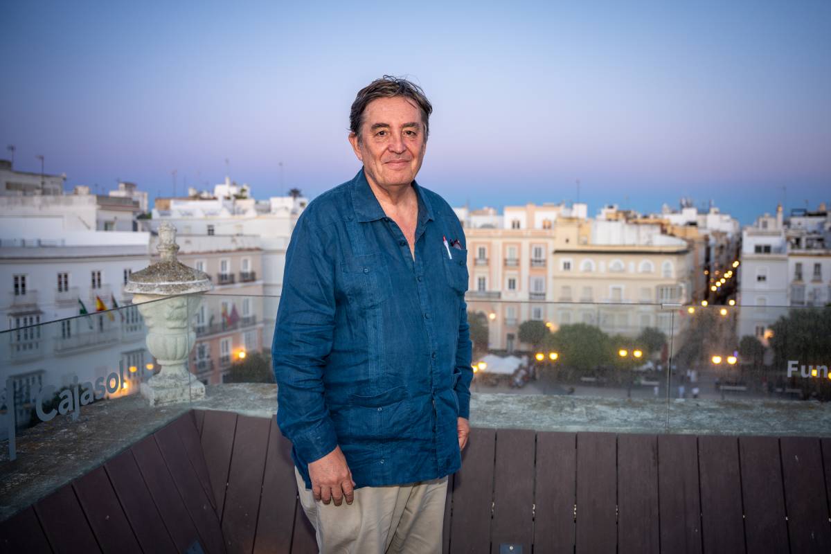 Luis Garcia Montero - La mejor edad - ciclo ‘Actualidad en la azotea - Cadiz-9