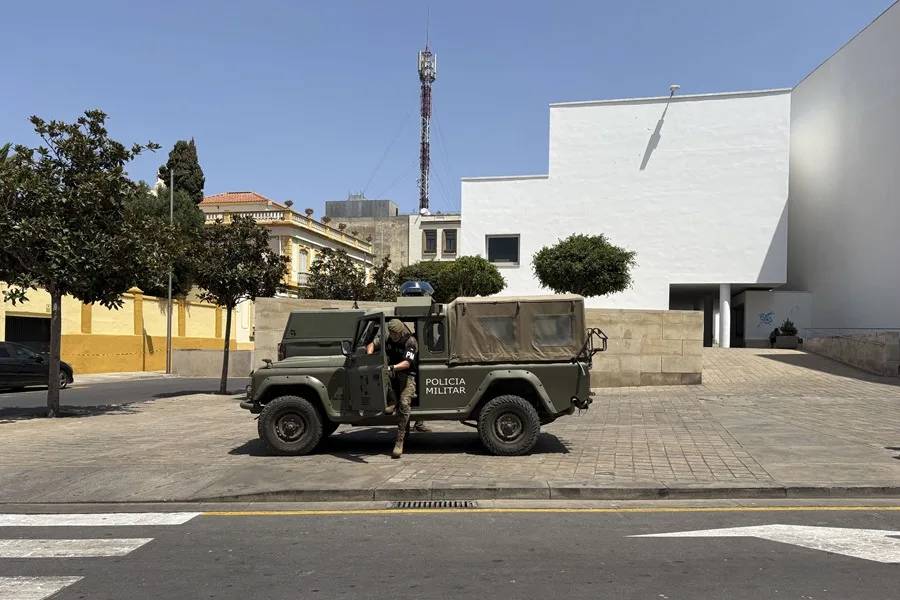 Imagen de un vehículo de Policía Militar en Ceuta. - LAURA RINCÓN / EFE Imagen de un vehículo de Policía Militar en Ceuta.