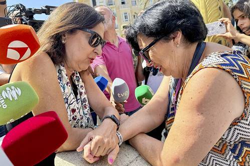Margarita Robles, en Ceuta: el valor de algo tan simple como hablar con los vecinos en la calle