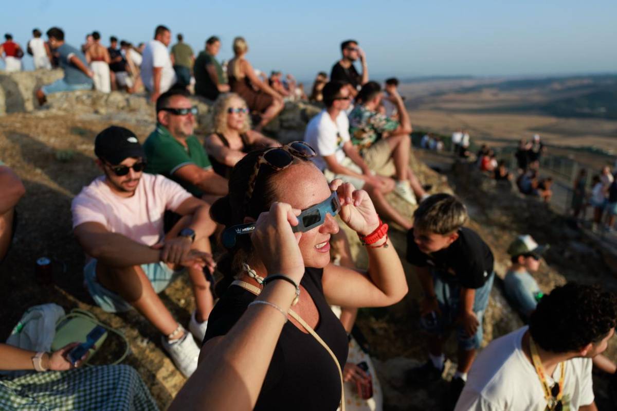 El Castillo de Medina Sidonia, durante el eclipse.