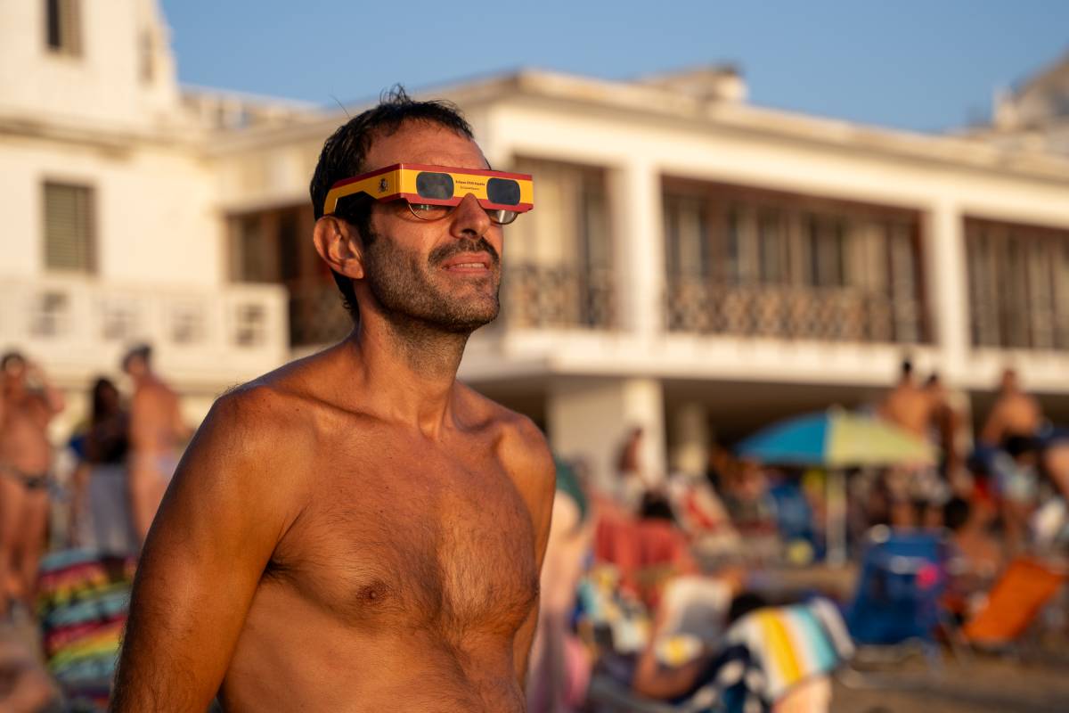 Fuentes oficiales del SAS informan del número de pacientes por problemas en la vista tras el eclipse: destruye el mito creado