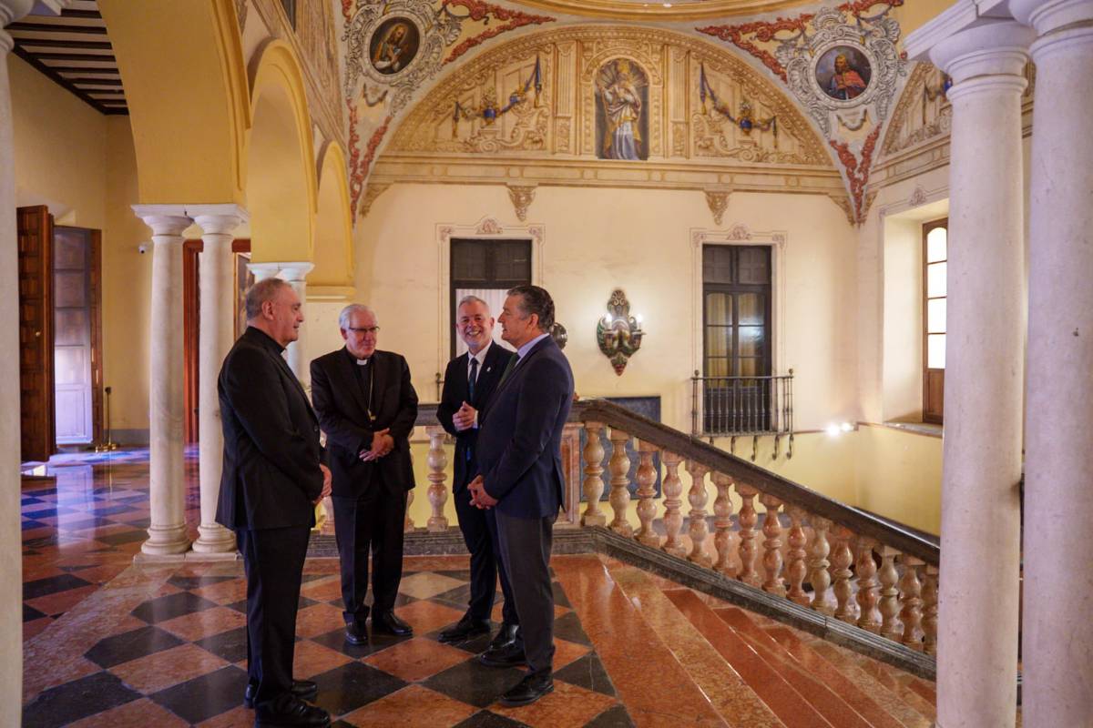 Polémico acuerdo de la Junta con la Iglesia: 7,4 millones para mantener a 117 sacerdotes en los hospitales públicos andaluces