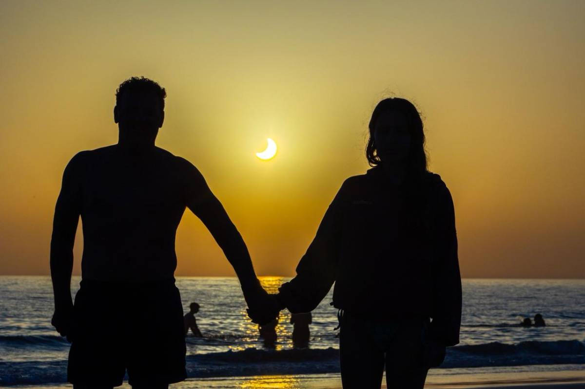 Fotogalería | Así se vio el eclipse de Córdoba a Camposoto en San Fernando