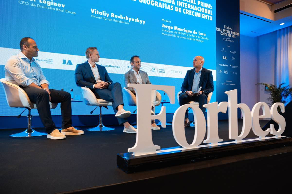 José Andrés compartió mesa con Artur Loginov, CEO de Drumelia y Vitaliy Rushchynskyy, promotor de Tyrian Residences. - José Andrés compartió mesa con Artur Loginov, CEO de Drumelia y Vitaliy Rushchynskyy, promotor de Tyrian Residences.