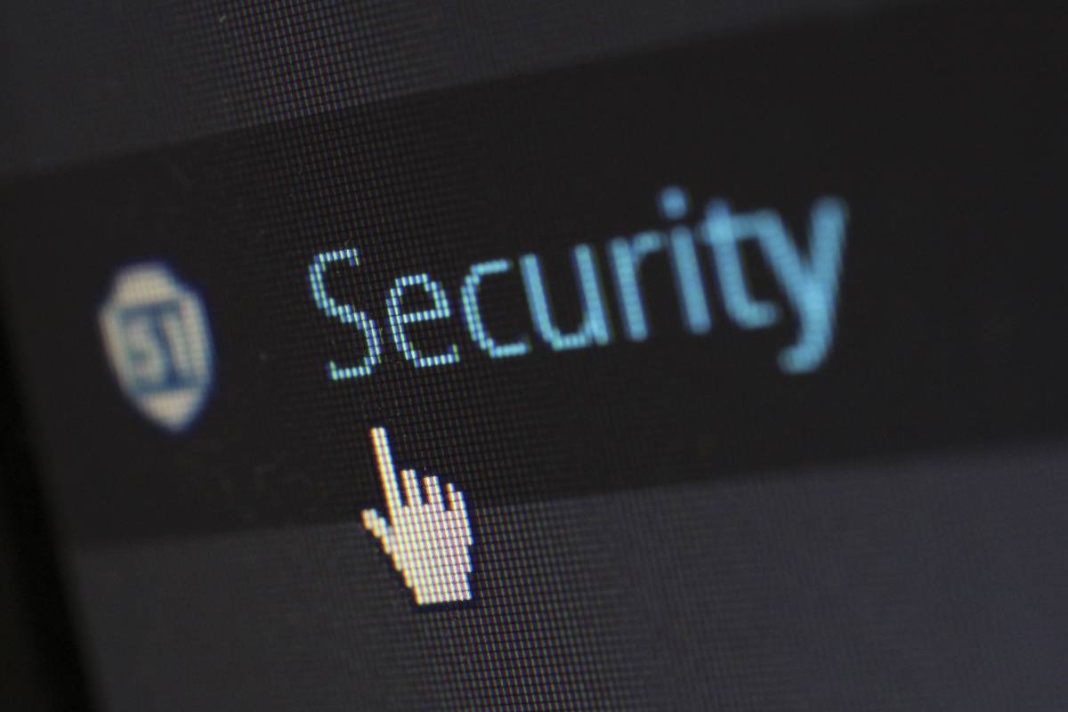 La contraseña que puede abrirlo todo: por qué la seguridad digital empieza con pequeños hábitos