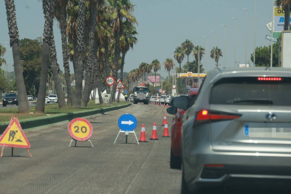 Cabreo en El Puerto por atascos debidos a obras en plena temporada alta: el Ayuntamiento responde con las razones
