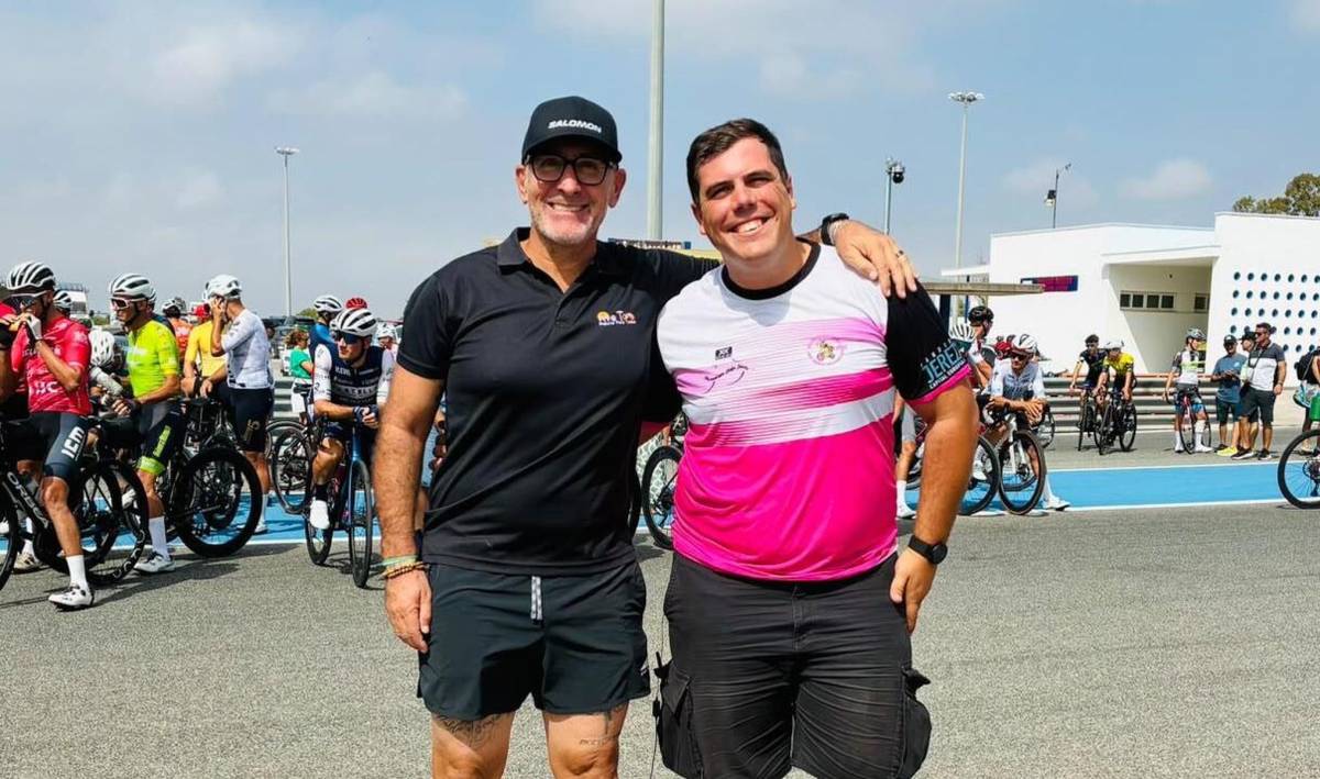 Tomás Sampalo junto a uno de los organizadores de IX Gran Premio Clínica Beiman Sport. - Tomás Sampalo junto a uno de los organizadores de IX Gran Premio Clínica Beiman Sport.