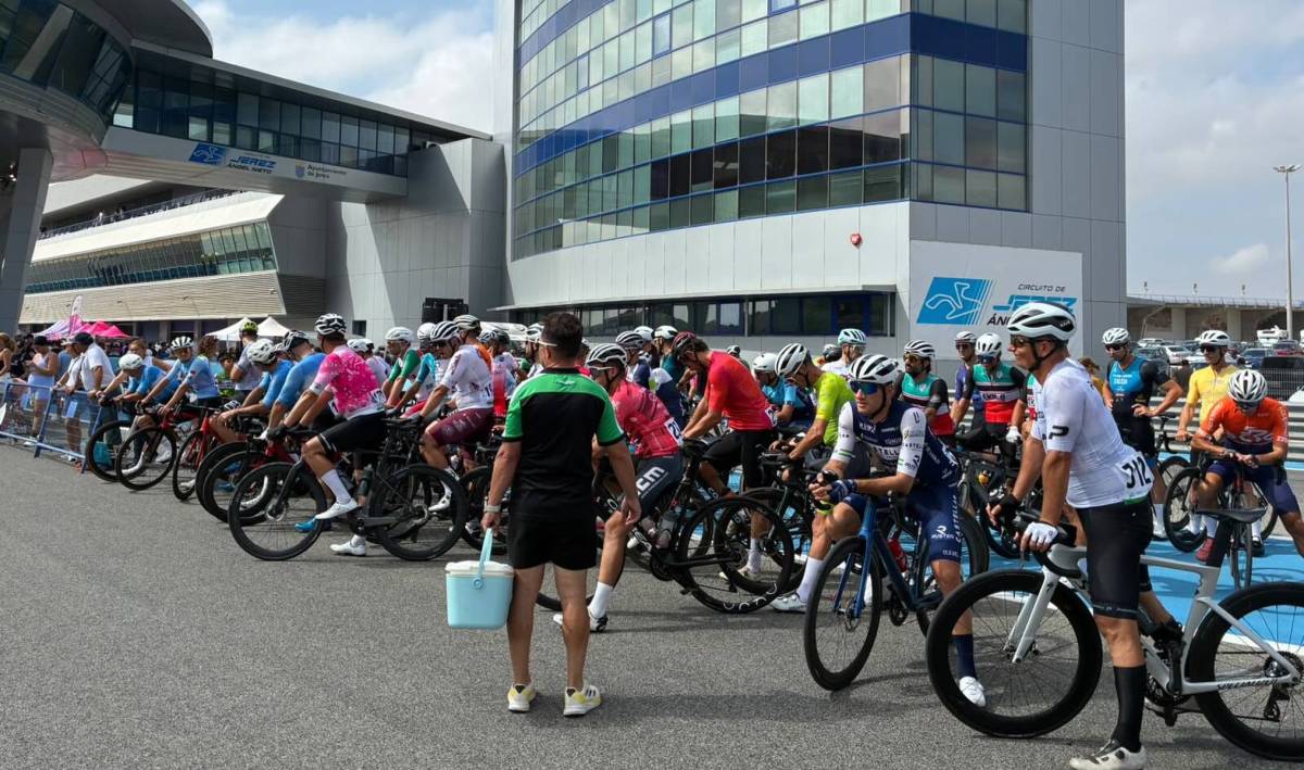 Una marea de bicicletas invade el Circuito de Jerez antes de la gran cita con La Vuelta 26