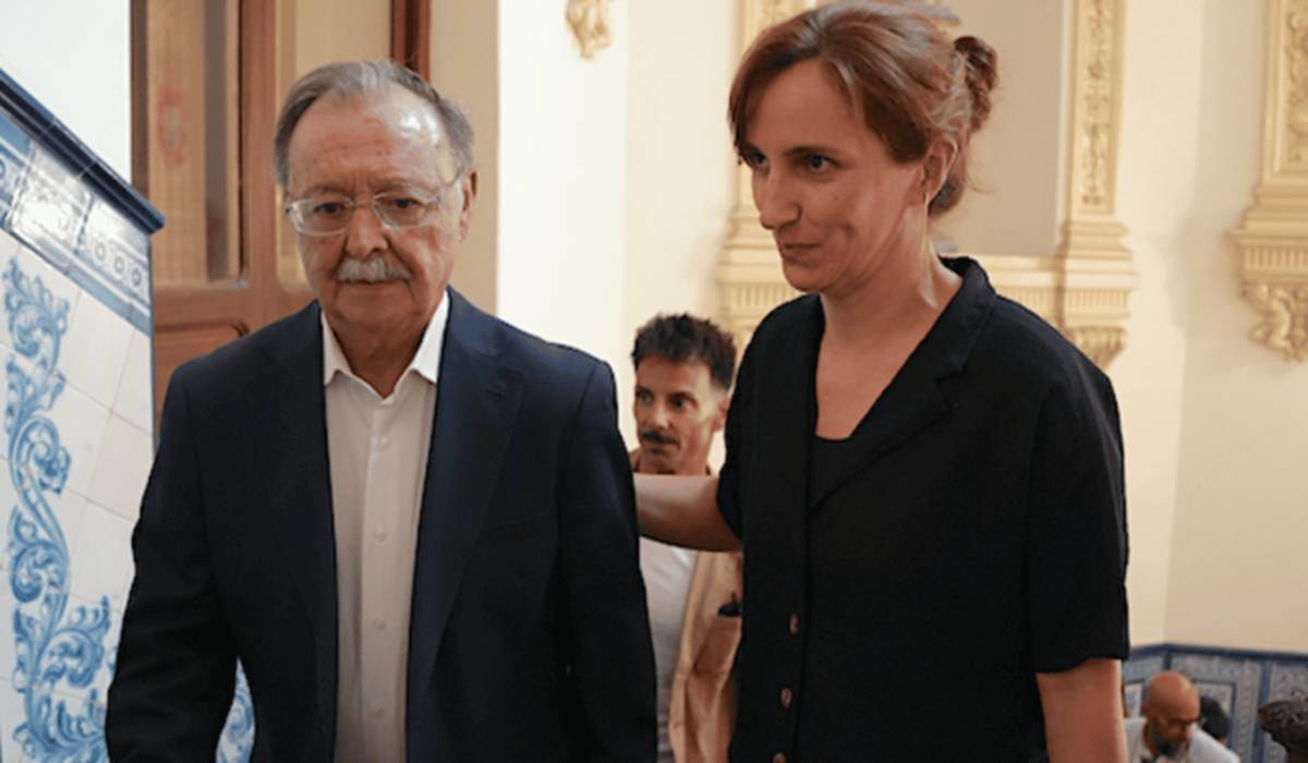 La ministra de Sanidad niega el colapso sanitario entre abucheos y Vivas le responde: "Ceuta está en peligro"