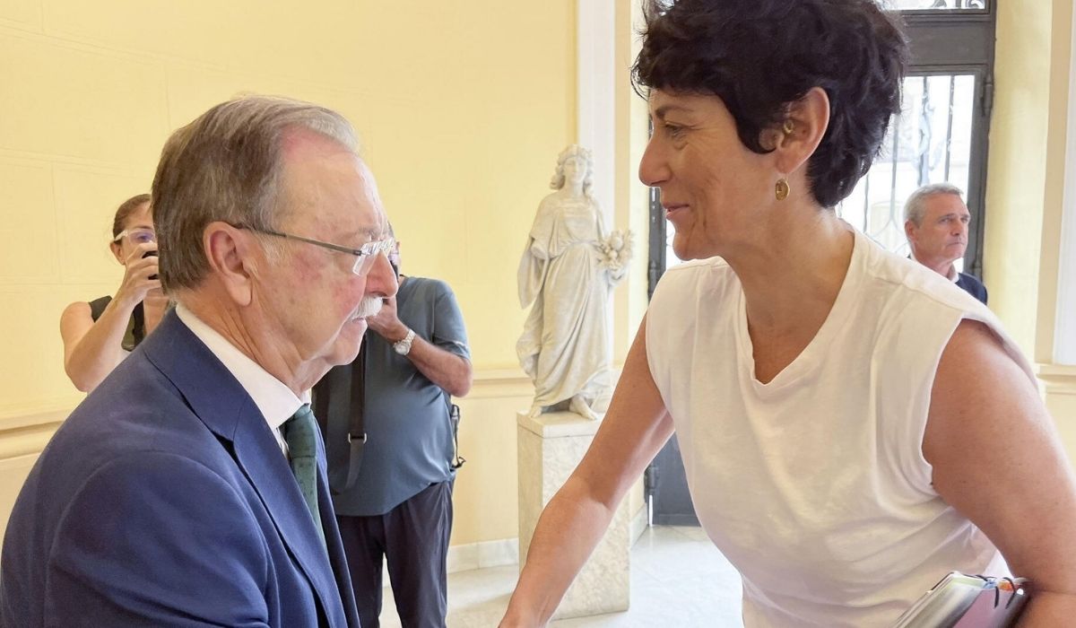 El presidente de Ceuta comienza a hartarse y eleva el tono ante el 'carrusel' de ministros que le visita