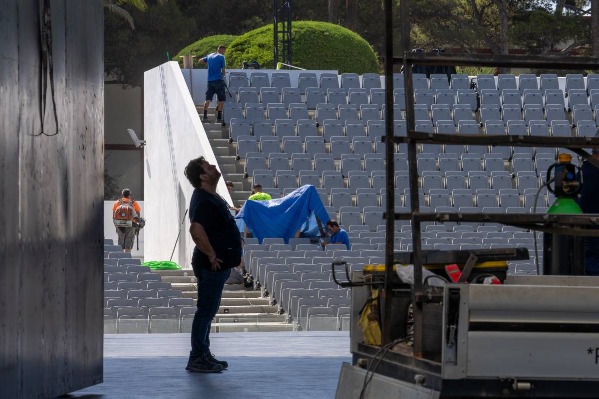 Últimos retoques para la esperada reapertura del Teatro Pemán de Cádiz: recuerdos de otra época y una polémica que no se apaga