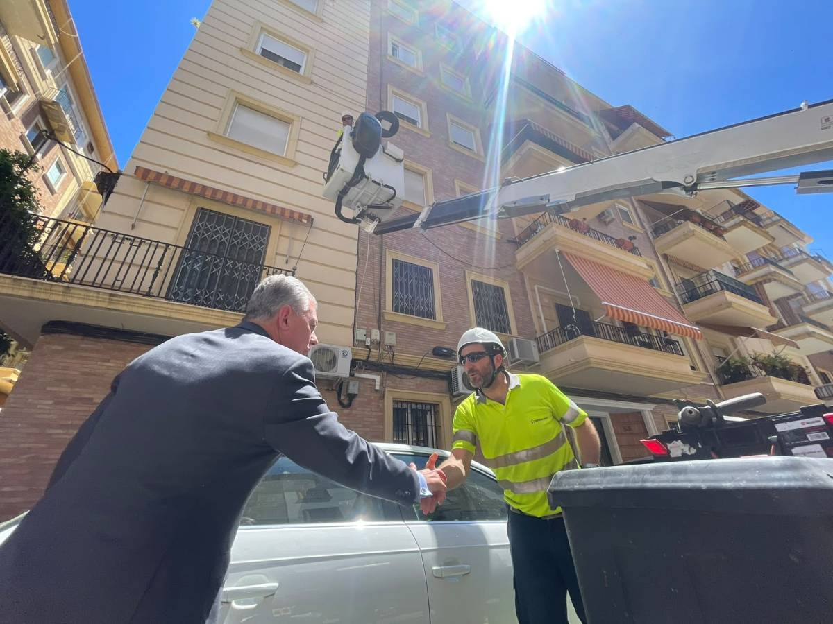 El Ayuntamiento impranta la tecnología led en las luminarias de Sevilla.