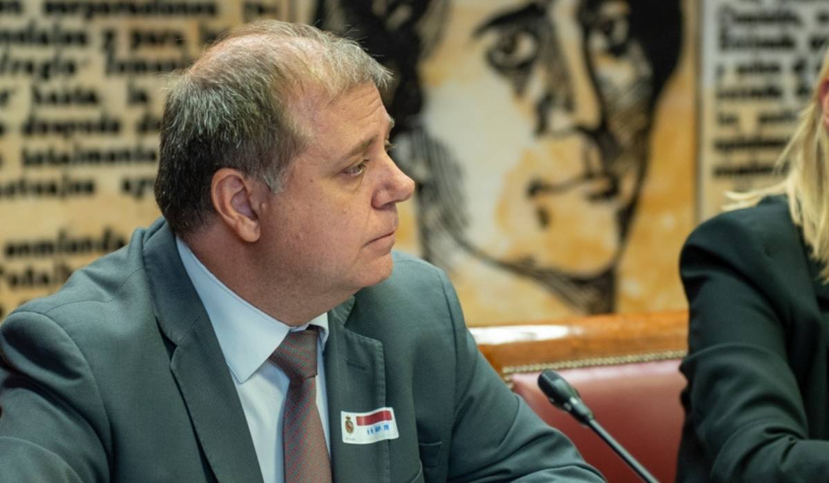 La Audiencia Nacional ordena de nuevo el clonado del móvil del ex jefe de gabinete de Pedro Sánchez por el caso Leire