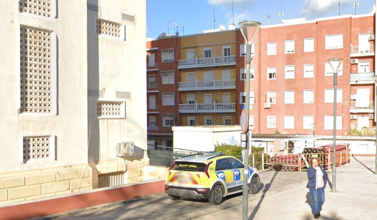 Agreden gravemente a un hombre mayor en el centro de Algeciras mientras cerraba su cafetería: el presunto autor, un español de unos 50 años