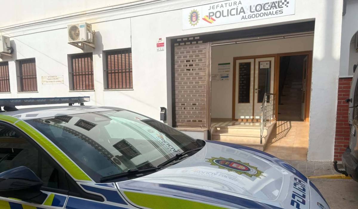 Saca una navaja ante la Policía de Algodonales tras escapar y acaba reducido con una taser